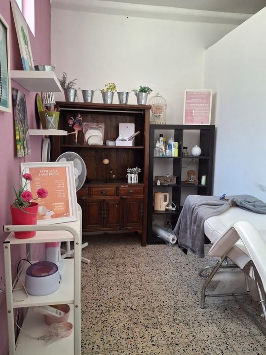 Aluga-se gabinete de estética em Santa Iria de Azóia