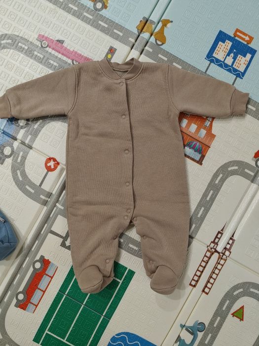 Продам комбінезони на 3-6 міс