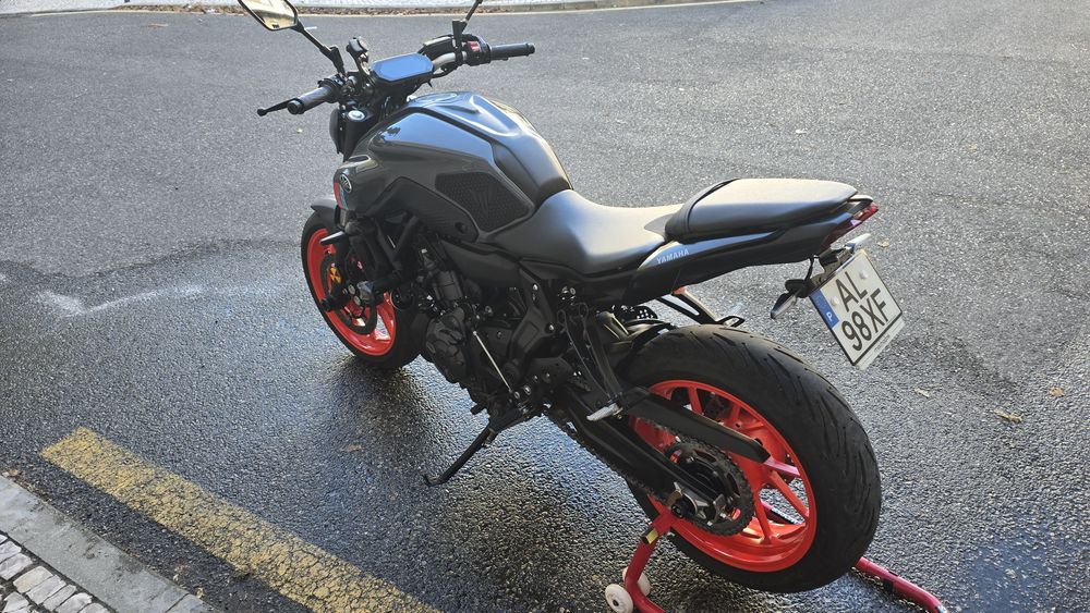 Yamaha MT-07 55kw apenas 2100km