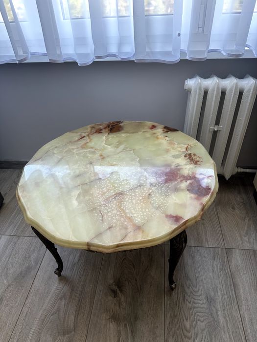 stolik kawowy kamienny