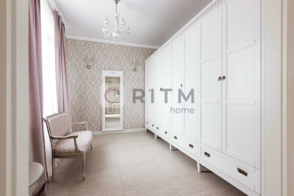 Продаж будинок з ремонтом 320м2 в с. Сокільники, вул. Довбуша.