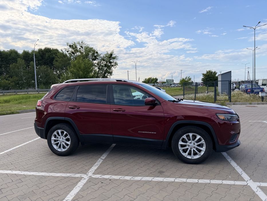 Продам авто Jeep Cherokee