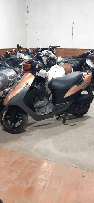 Скутер Suzuki lets 3/2