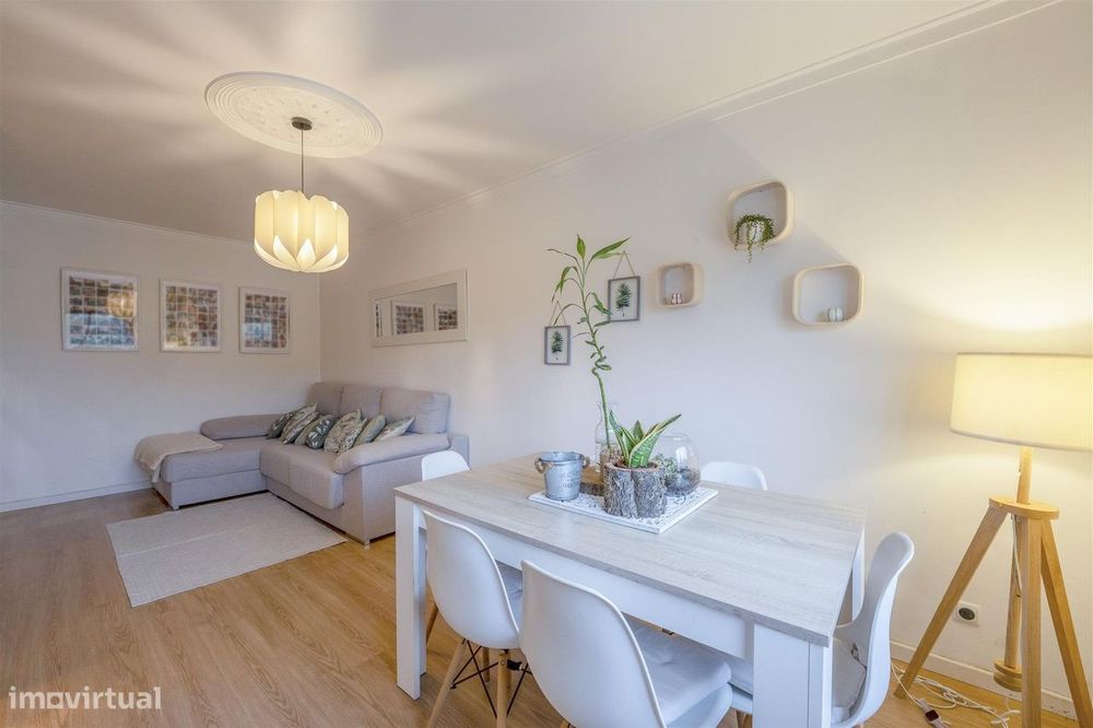 Apartamento T2 em Belas