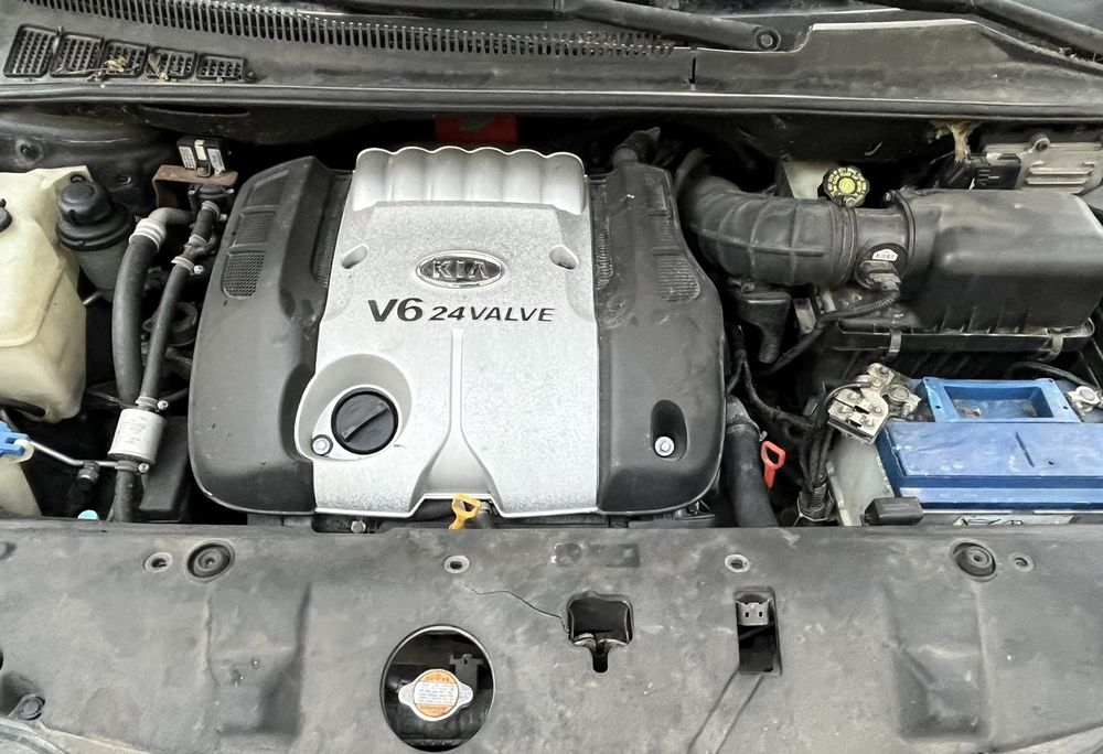 Продам Kia Carnival