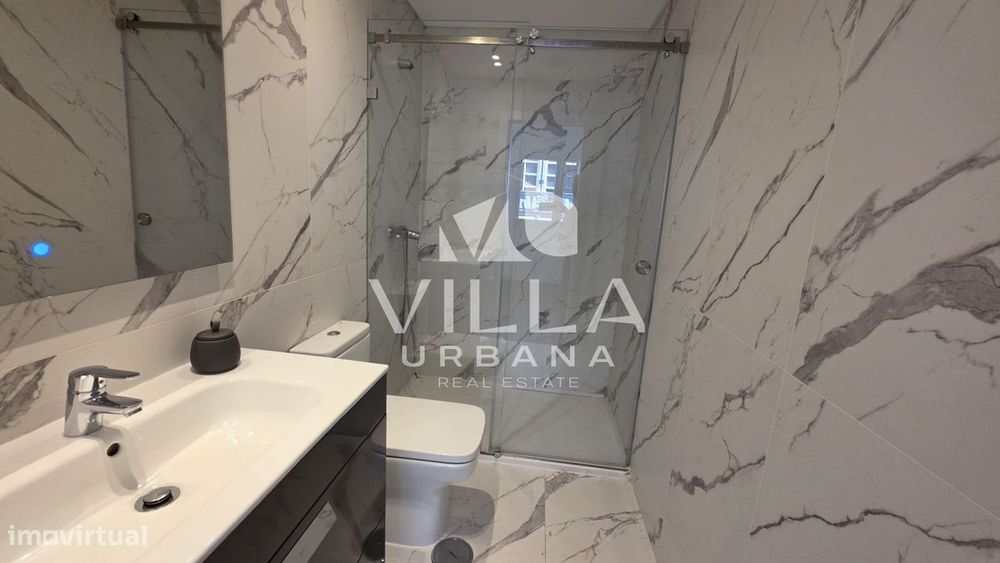 Apartamento T2 c/ Espaço Exterior localizado no Centro de Almada