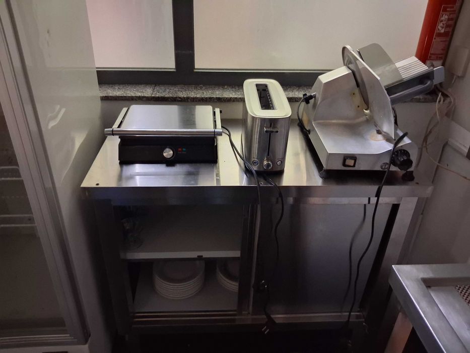 Arrendamento ou Trespasse de Snack-Bar à Exploração