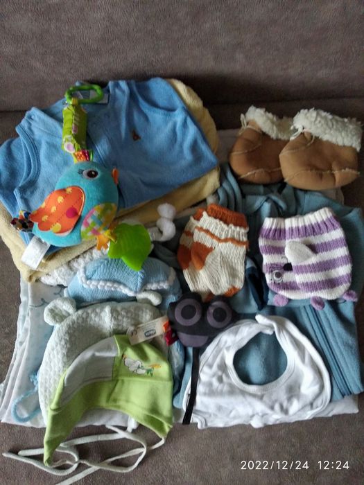 Продам пакет вещей для малыша от 0 до 6 месяцев