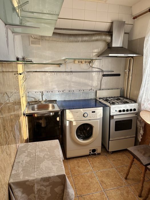 Продаж двокімнатноі на Жуля Верна 13А