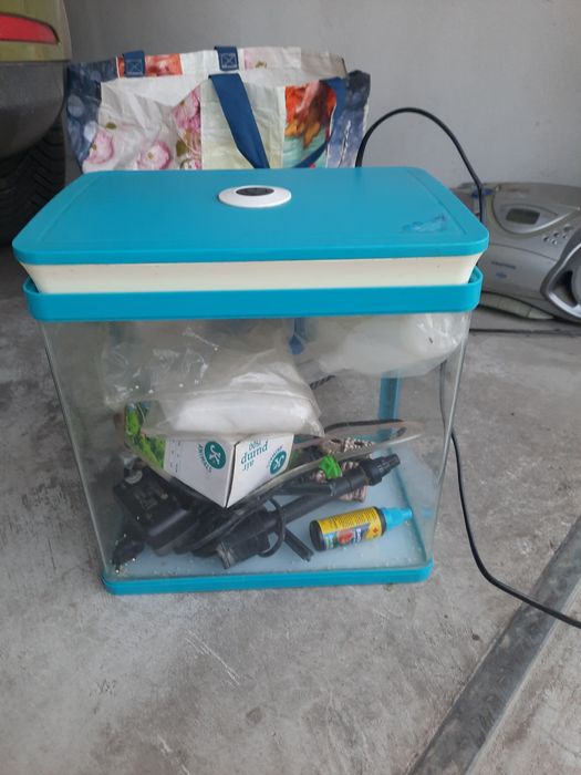 Akwarium z osprzętem podświetlenie led