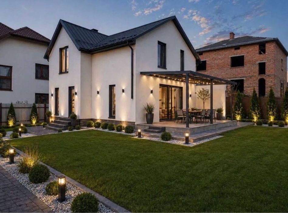Продаж будинку Пустомити. Площа будинку — 100 м²  6 соток  3 кімнати  2 поверхи