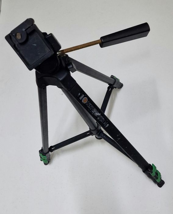 Tripé para máquina