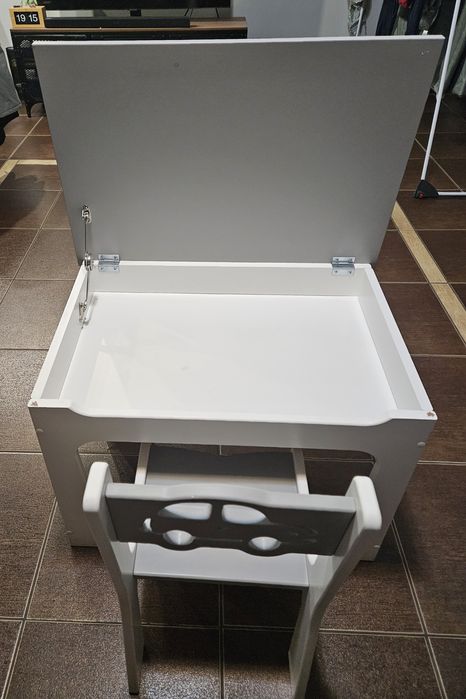 Stolik dla dzieci + krzesełko