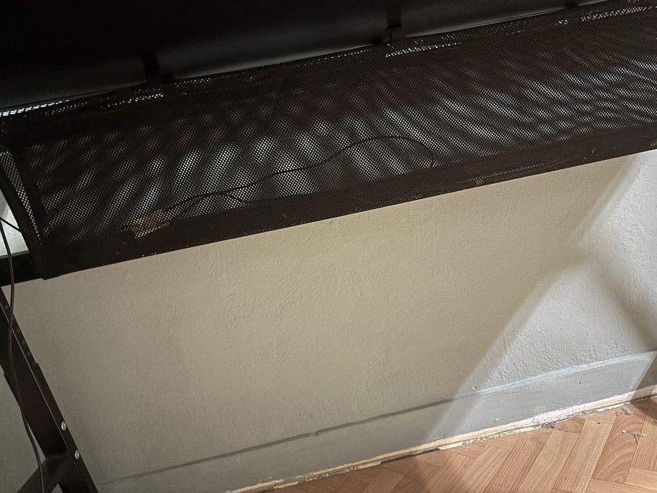 Biurko gamingowe UTELSPELARE jak nowe plus dodatki