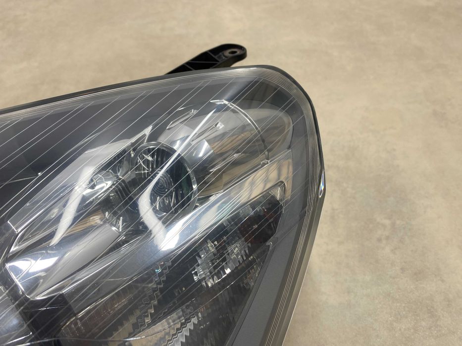 Передні ксенонові фари Opel Zafira B AFL