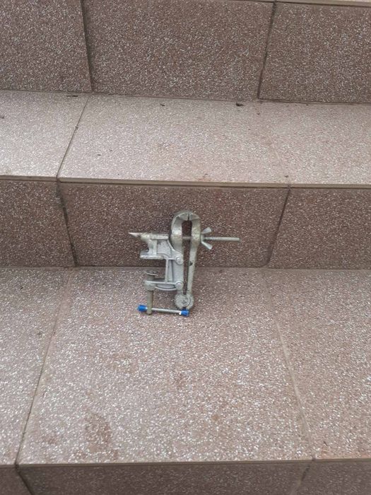 Продаю  мини лещата