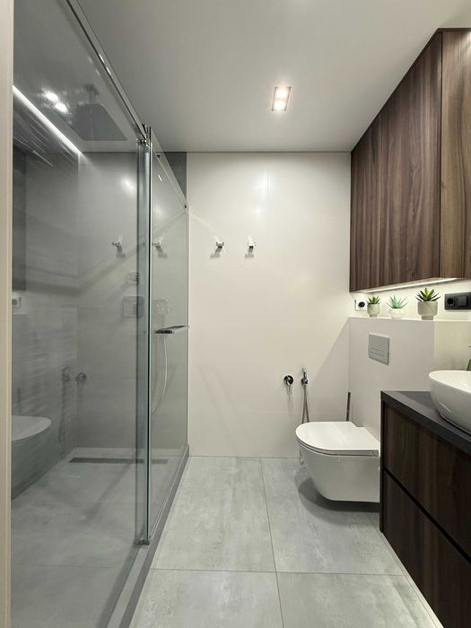 Величезна квартира з дизайнерським ремонтом в самому Центрі.  Газ