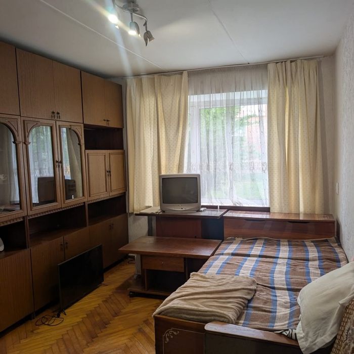 Двокімнатна в центрі з окремими кімнатами підходить під державні програми