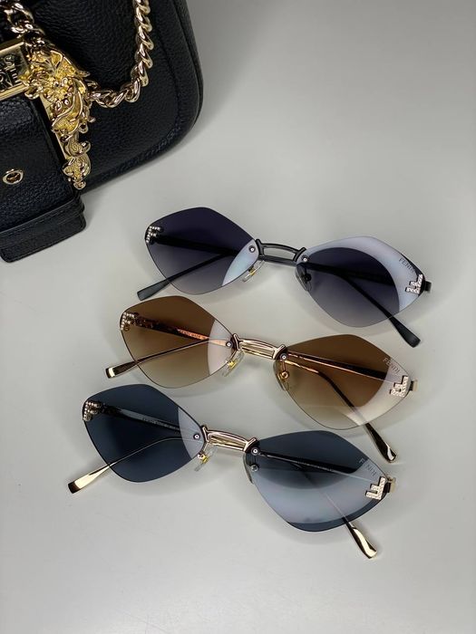 Сонцезахисні окуляри FENDI 7035, форма ромб, скляна лінза, UV400
Стиль