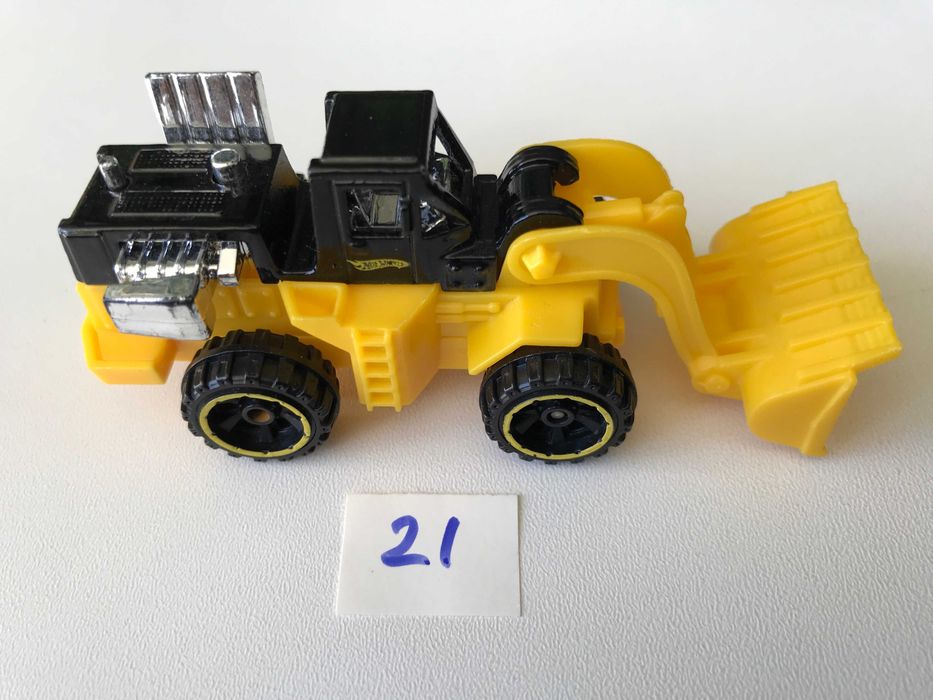 Іграшкові машинки Hot Wheels по штучно