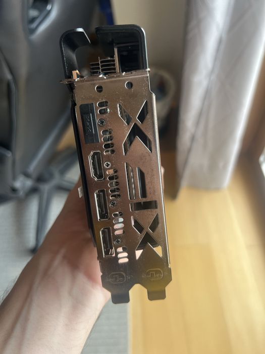 Radeon RX6600 Swift 210
