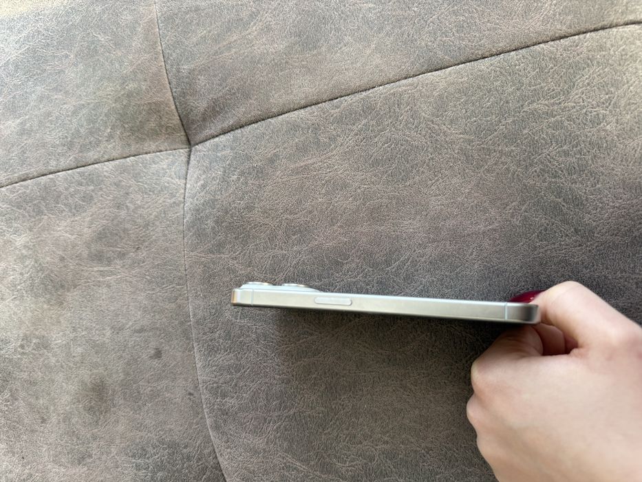 Iphone 15 pro  256 GB білий