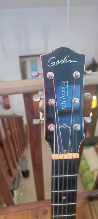 Godin 5th Avenue Uptown GT (Como Nova)