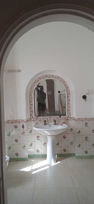 Alugos quartos grandes a 200€ em casa antiga