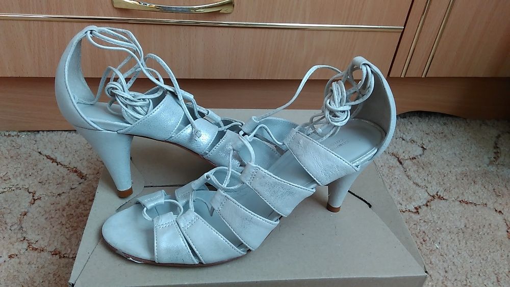 Новые люксовые кожаные босоножки, Франция