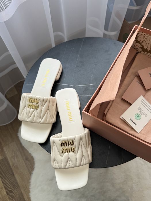 Тапочки шльопанці жіночі шкіряні miu miu 37