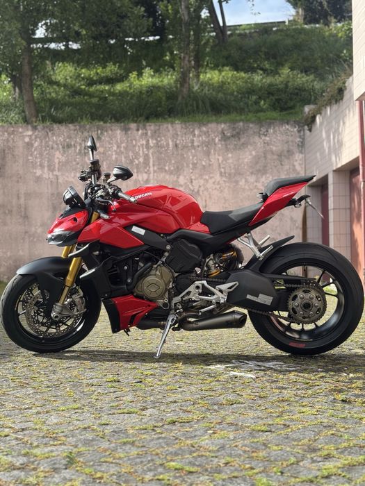 Ducati Streetfighter V4S