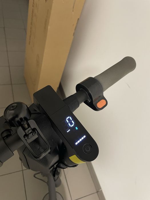 Hulajnoga elektryczna XIAOMI Mi Essential
