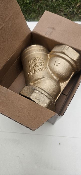 Filtr skośny mosiężny 2,5' x 2