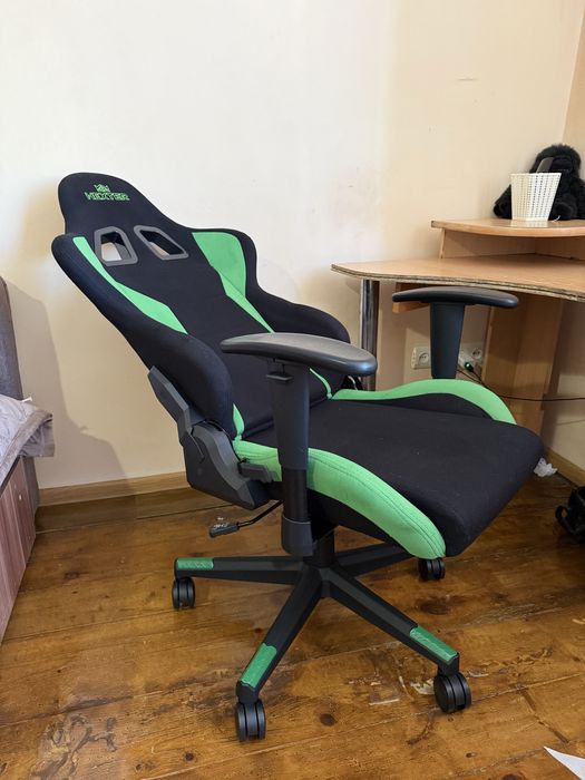 Ігрове/геймерське крісло