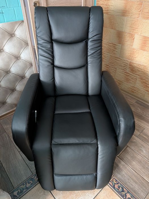 Fotel masujący czarny