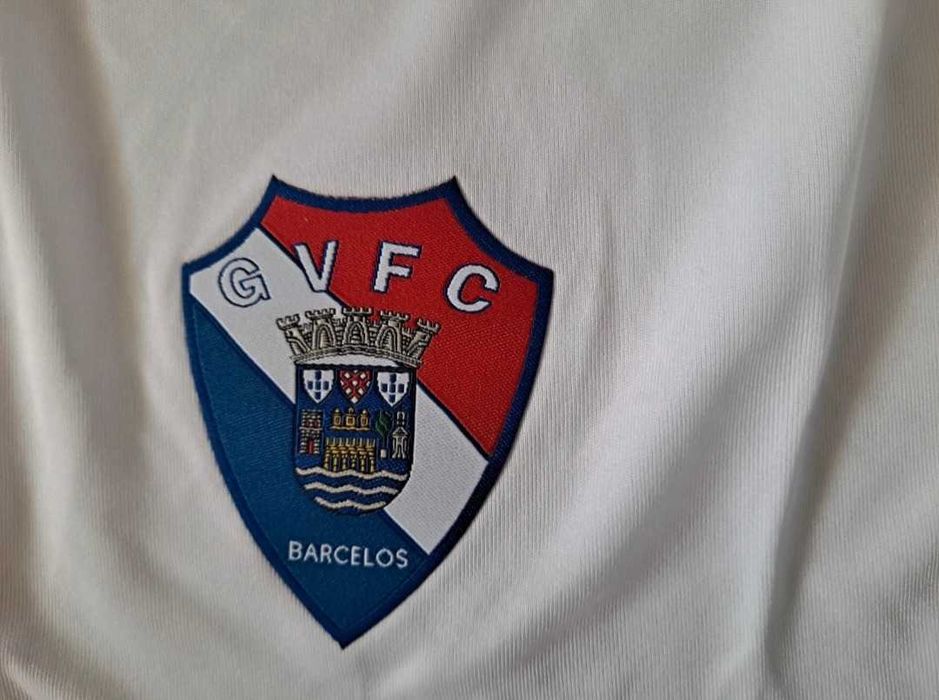 Camisola e calções Gil Vicente NOVOS, Tam. 8 anos