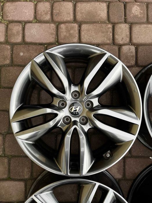 Oryginalne alufelgi Hyundai 5x114,3 19 cali CZUJNIKI Santa Fe Tucson Antracyt