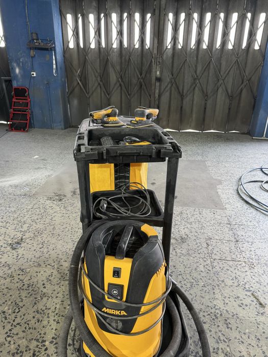 Vendo duas maquinas de preperação de automoveis !