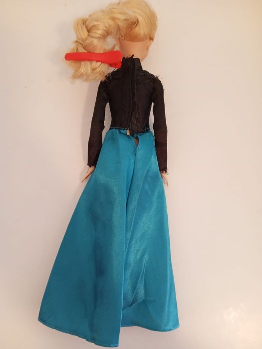 Brinquedos : Boneca Elsa Frozen com vestido azul e preto Mattel 2012