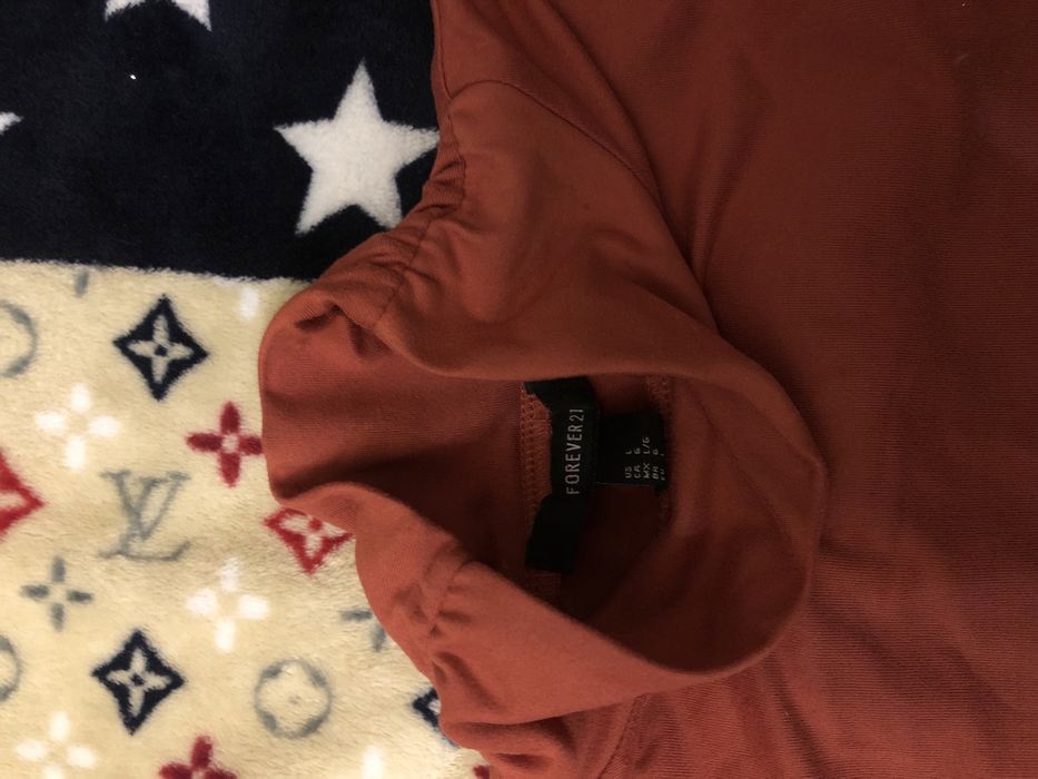 Krotki golfik Forever21 w rozm  M L stan idealny elegancki lekki