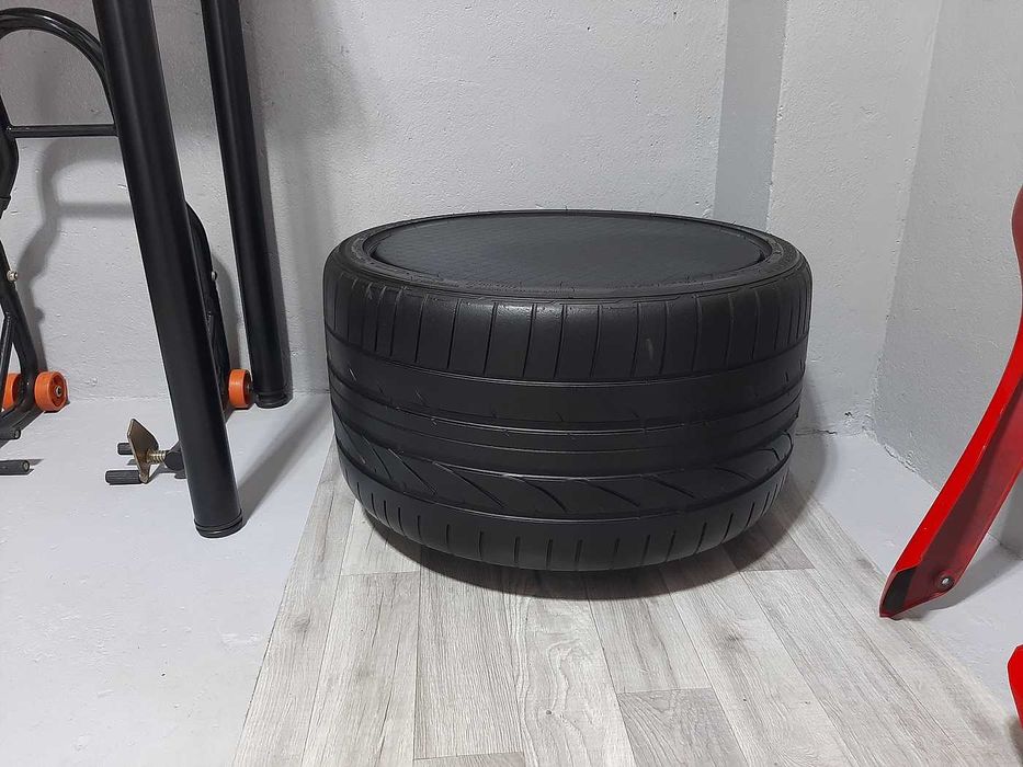 Meble motoryzacyjne, PUFY, opony, nowoczesny garaż, salon, warsztat