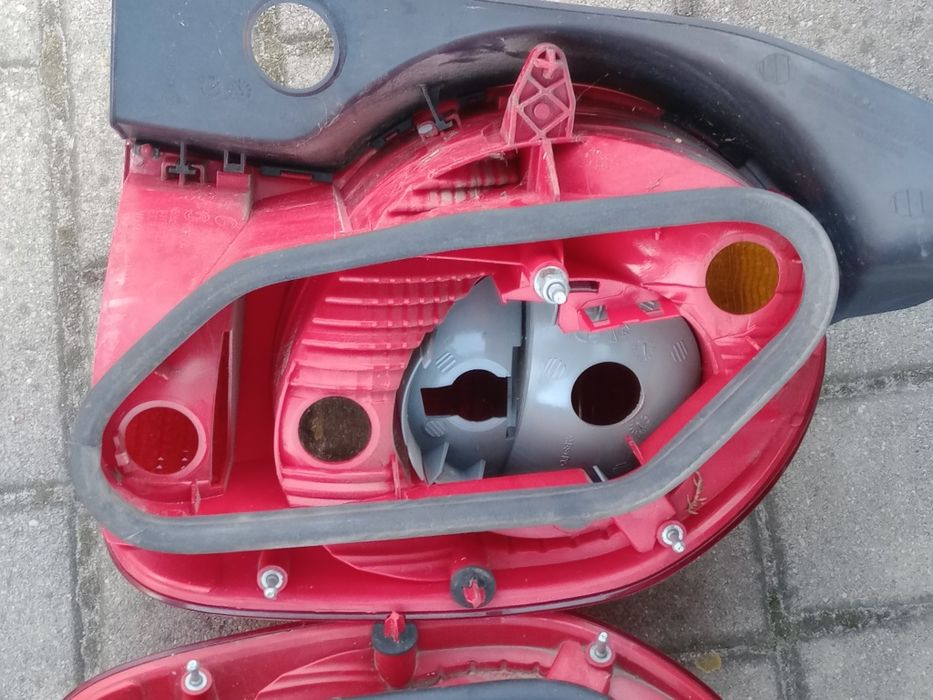 Lampa tył Modus lewa i prawa
