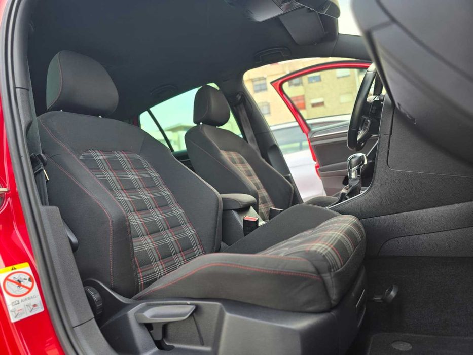 Volkswagen Golf 7 Gti 2.0Tsi 220Cv DSG (Full Extras)