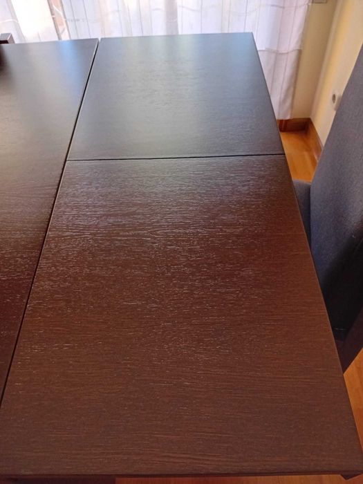 Mesa de Sala e Seis Cadeiras