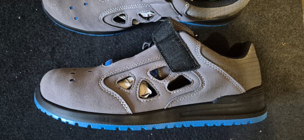 Sandaly robocze r 44 -nowe