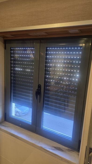 Janelas Aluminio oscilobatentes