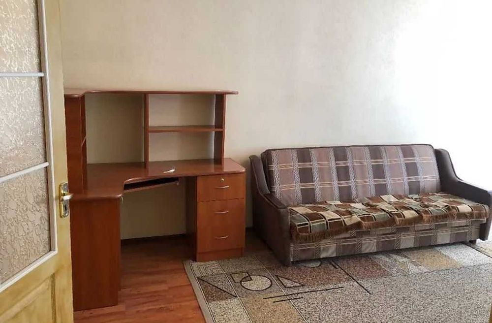 2х кімнатна на вул.Інститутській, 2й поверх, 47м2. Гарний стан!