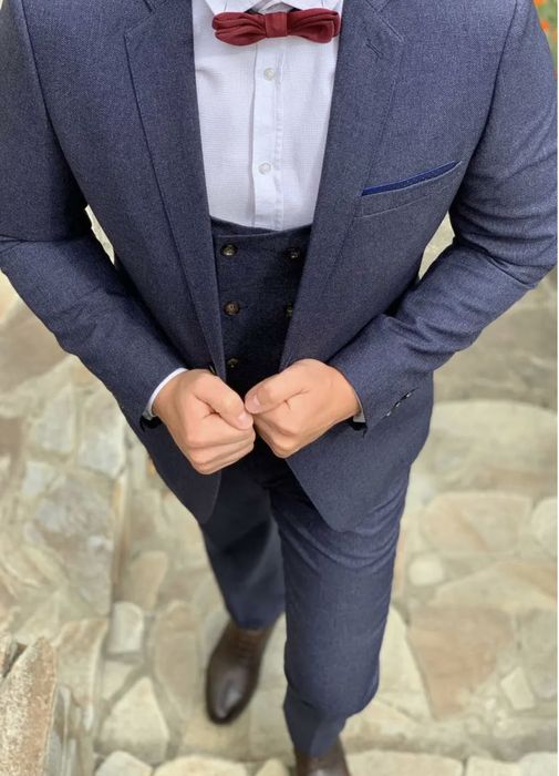 Мужской деловой костюм тройка (выпускной, свадьба)