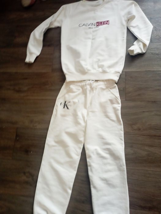 Кофта белая и штани