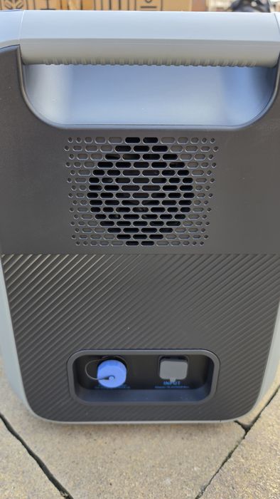 BLUETTI ac200p зарядна станція